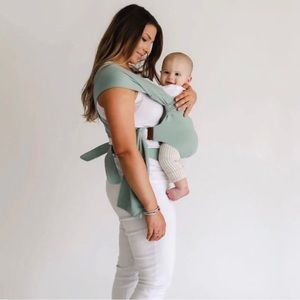 LALABU KERIER, soft stylish baby carrier sage color VGUC